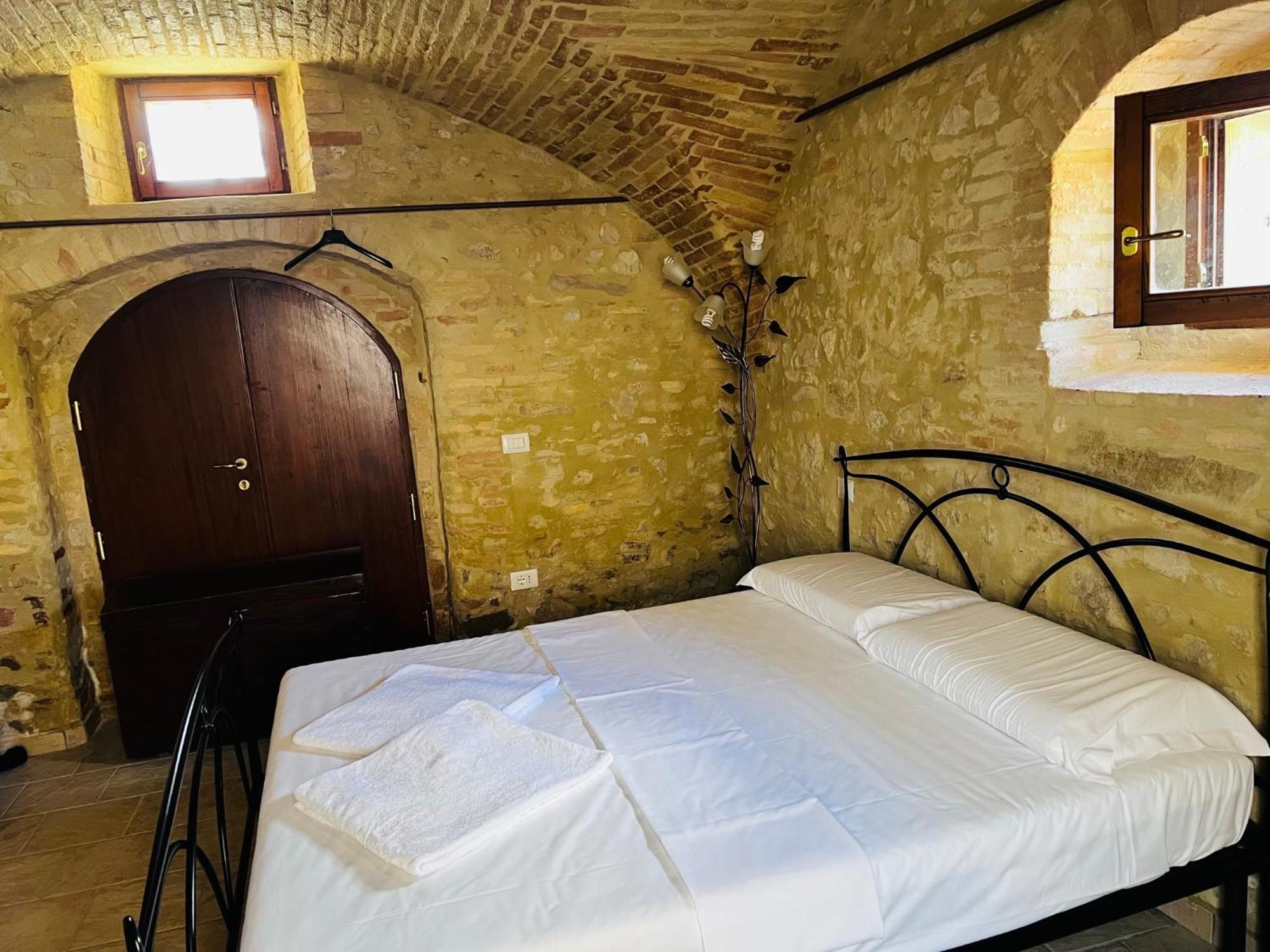 Lucky Garden Bed & Breakfast Bevagna Bagian luar foto
